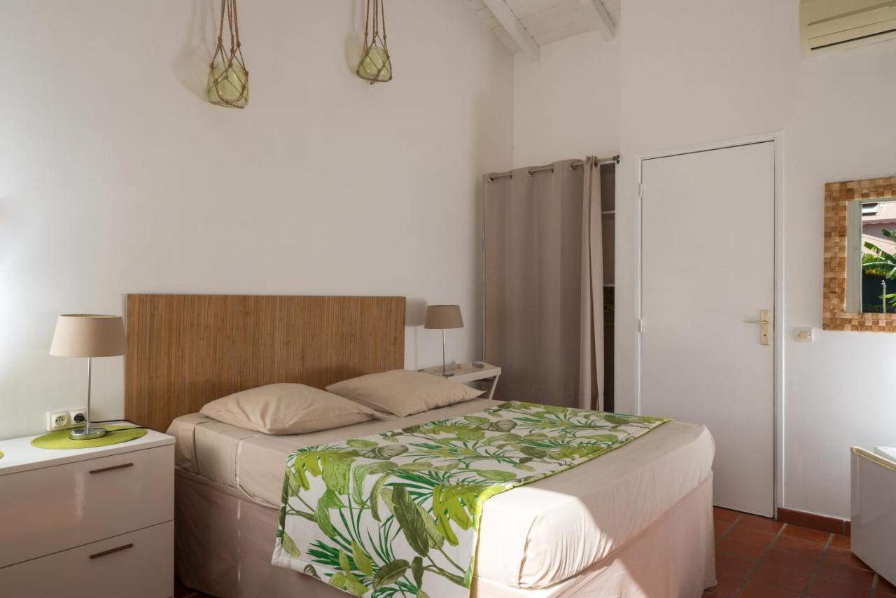 Hotel Les Bananiers Le Gosier  Kültér fotó