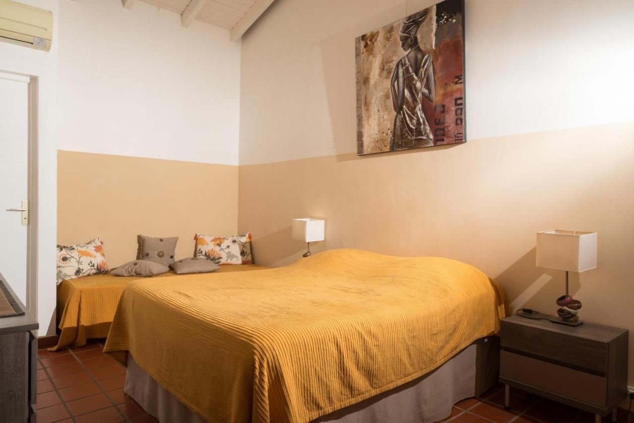 Hotel Les Bananiers Le Gosier  Kültér fotó